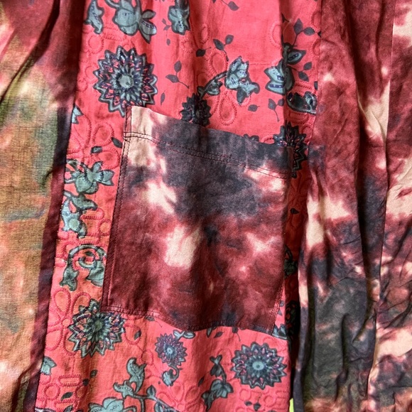 LOGO by Lori Goldstein Red and Black Sleeveless Top - Picture 4 of 9